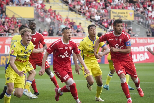 Nhận định Petrolul Ploiesti vs UTA Arad, 01h30 ngày 02/08 2 Màn chạm trán khó đoán giữa Petrolul Ploiesti vs UTA Arad